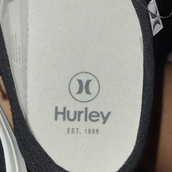 Hurley Women's CHLOE Black and White Casual Sneakers - Size 7 - Picture 11 of 11